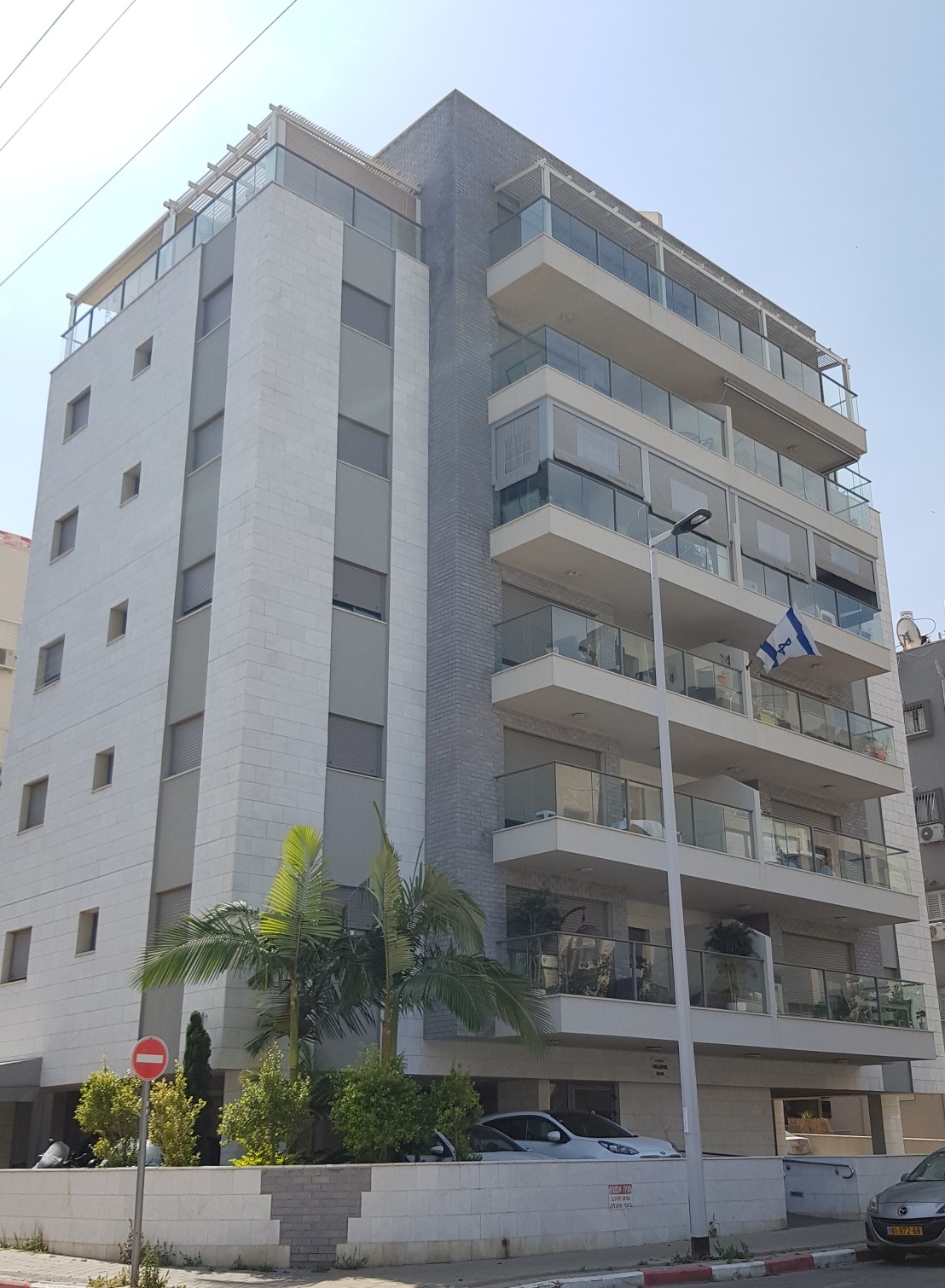מולה וויט בעיבוד מוטבה לחיפוי חיצוני - בניין בבת ים